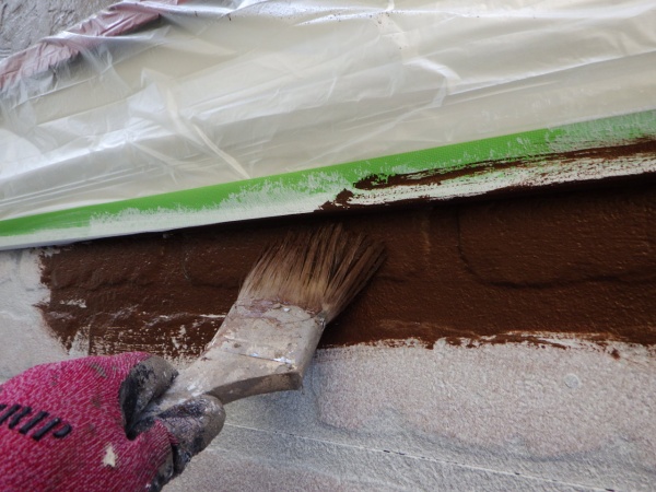 下段外壁中塗り中です