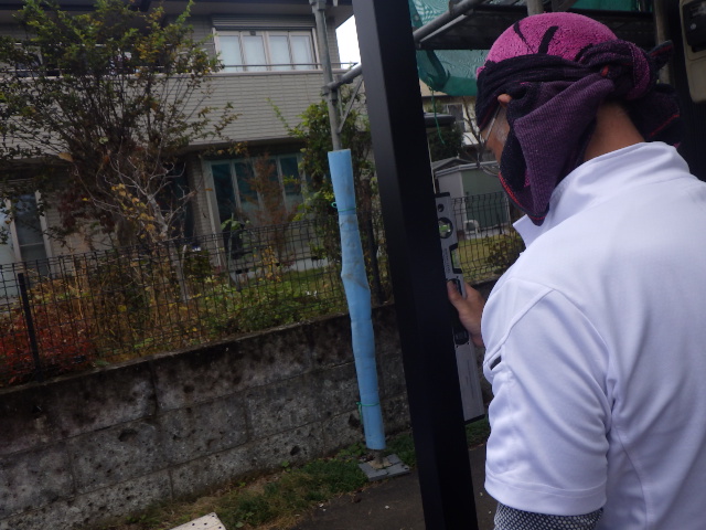 柱の垂直を測りました