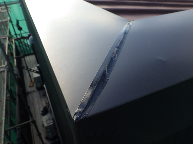 笠木のシーリングをしました