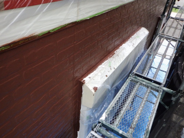 幕板下中段の外壁塗装終了です