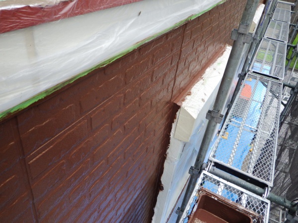 幕板下中段の外壁塗装終了です