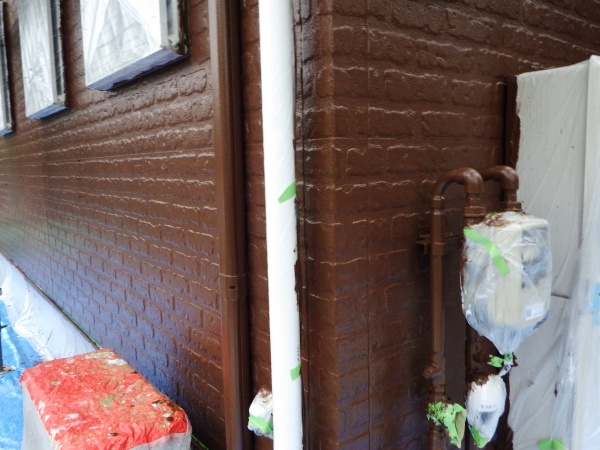 幕板下下段の外壁塗装終了です