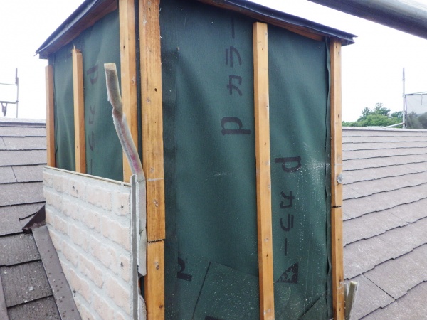 煙突の撤去中です