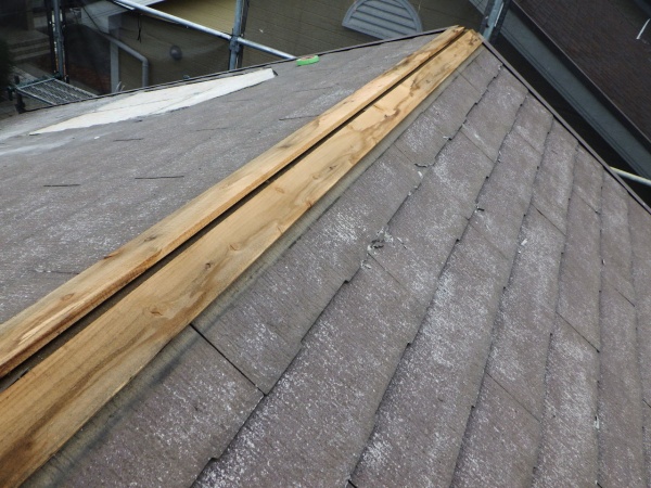 棟木の撤去中です