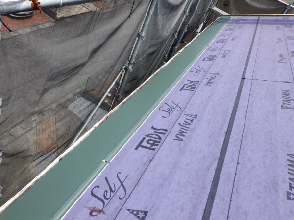 １段目のルーフ取り付け終了です