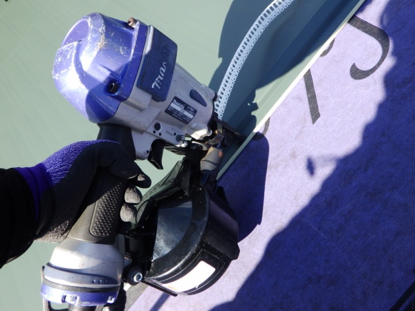 １段目のルーフ取り付けです