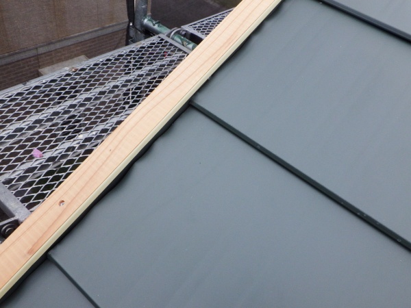 ケラバ板金との取り合いです