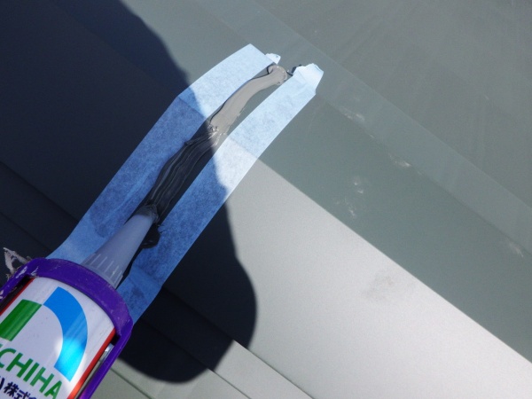 板金シーリング中です