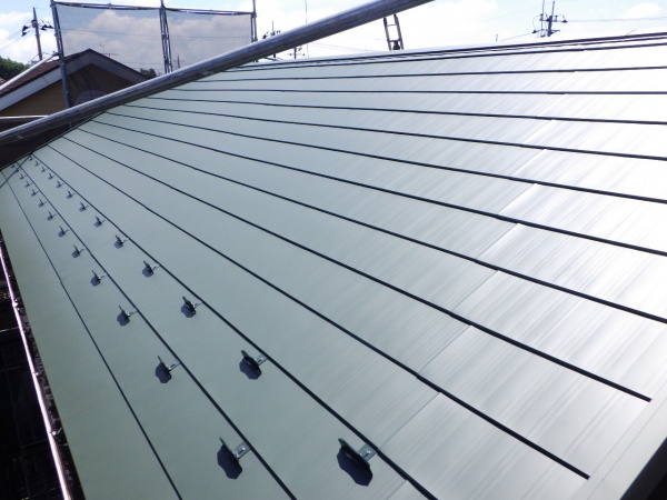 大屋根のカバー工事完工です