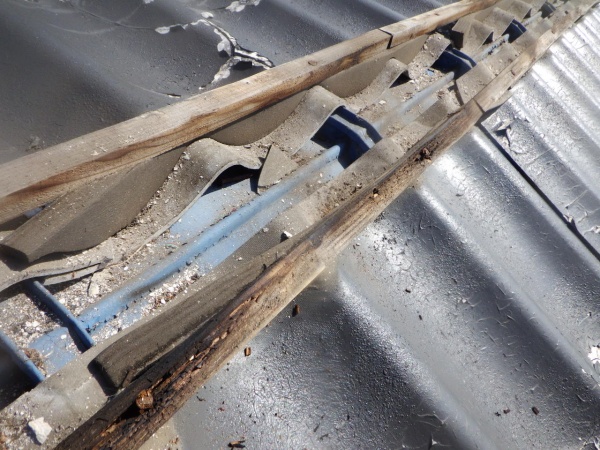 丸瓦の撤去終了です