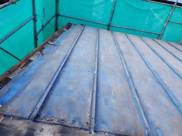 北面屋根の撤去終了です