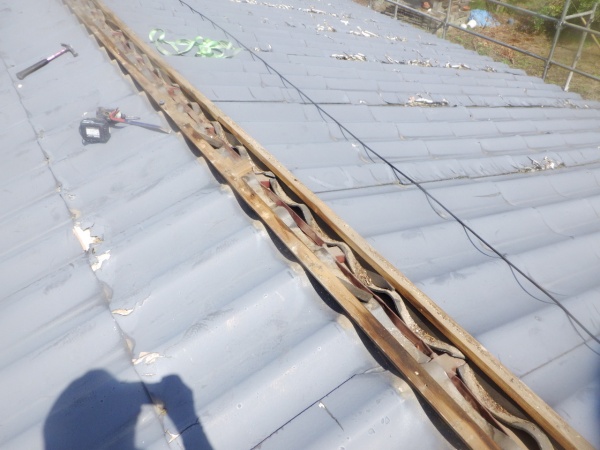 棟瓦の解体終了です