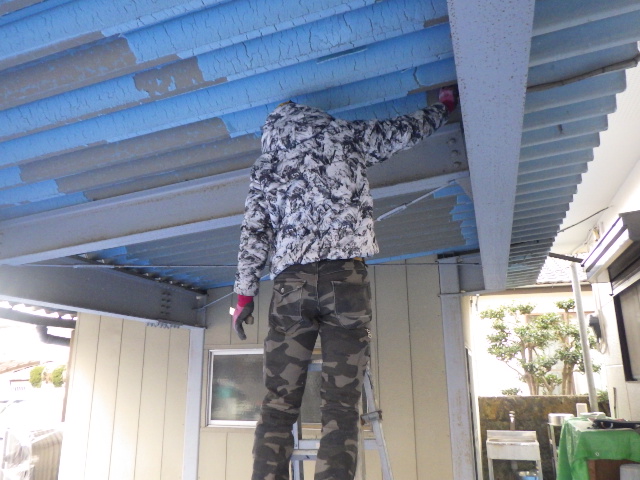 塗装面のケレン中です