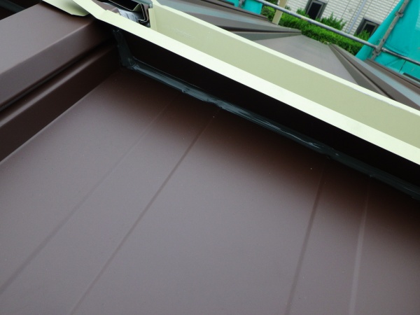 水上面戸のシーリング終了です