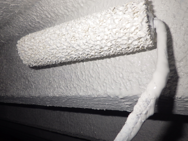 上塗り塗装中です