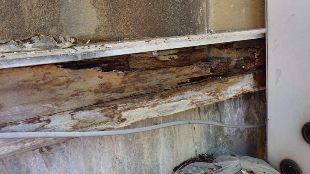 施工前の幕板の状態です