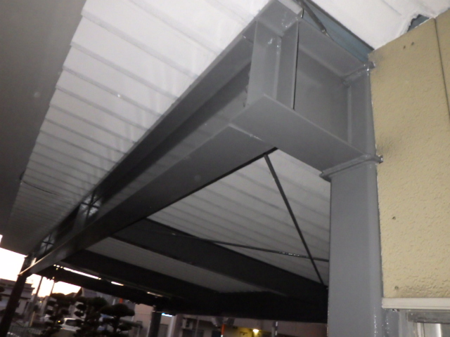 鉄骨の上塗り塗装終了です