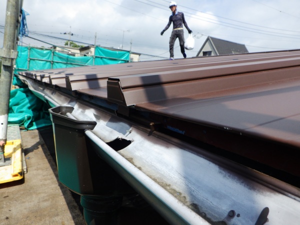 軒先水切りの塗装が終了しました