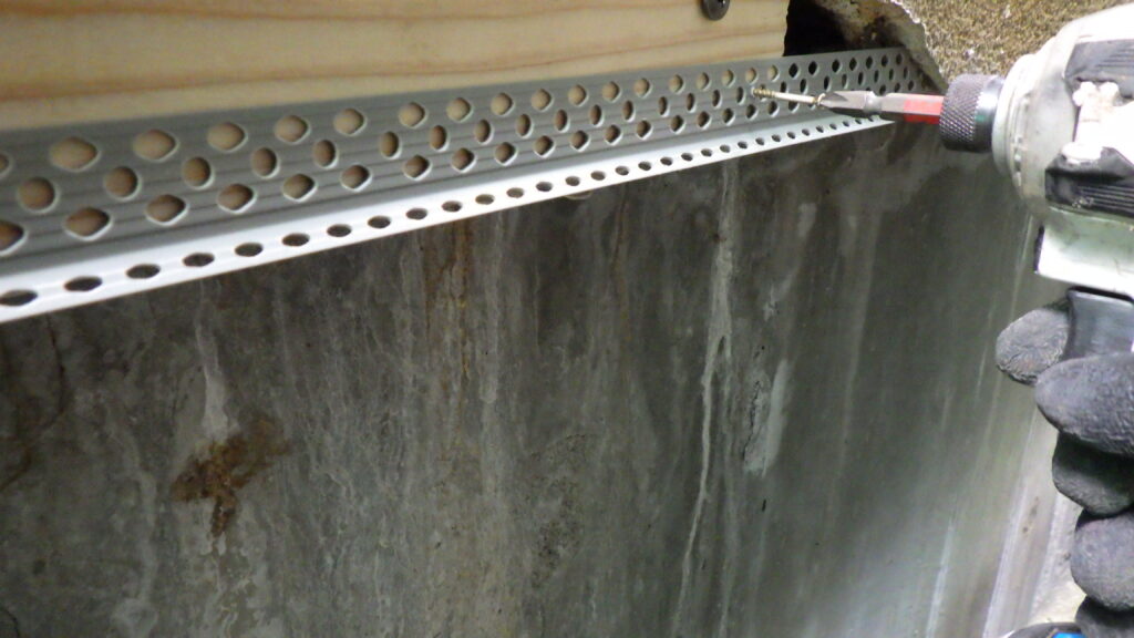 コーナー定規を取り付けました