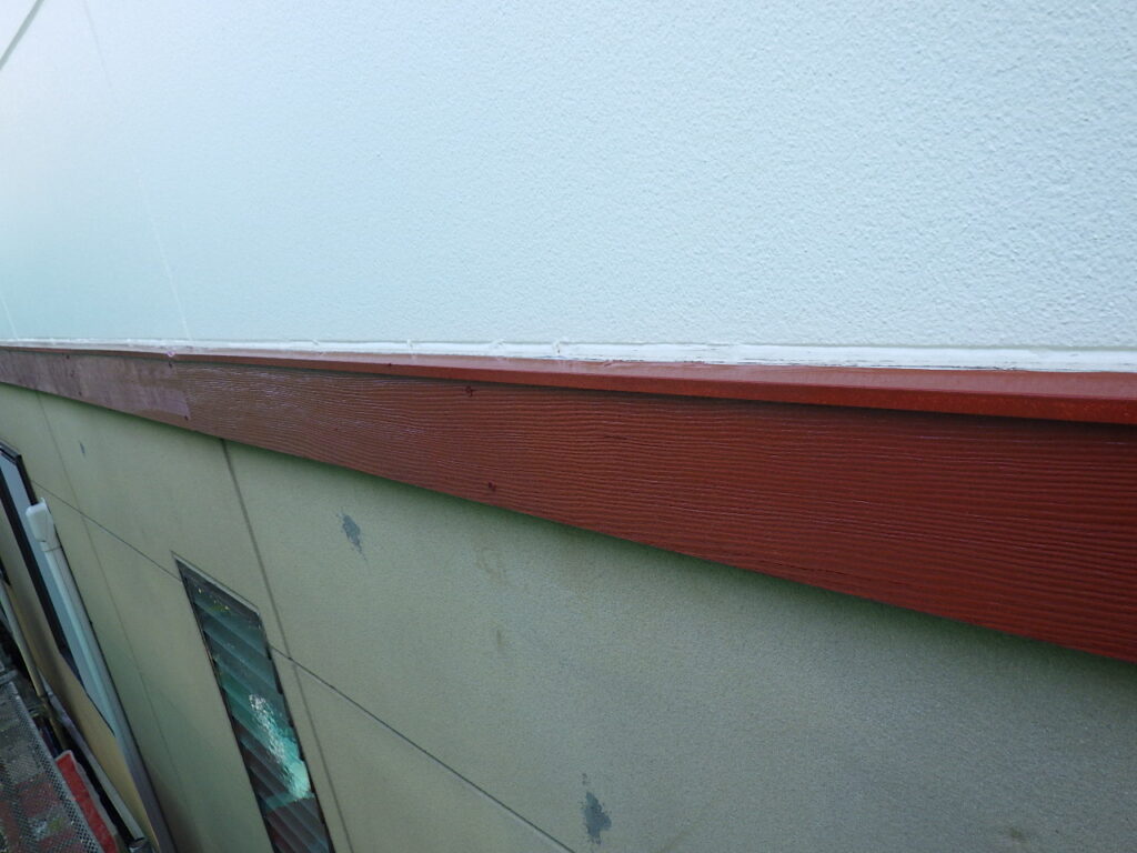 板金部と木部の錆止め塗装終了です