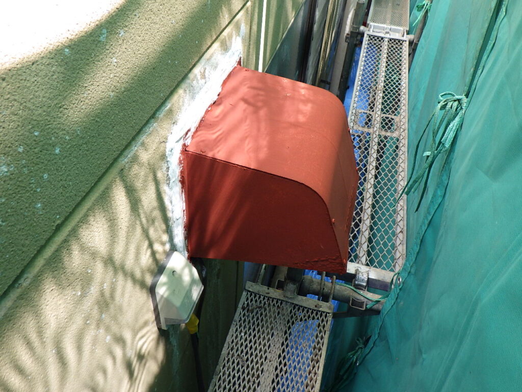 板金部と木部の錆止め塗装終了です