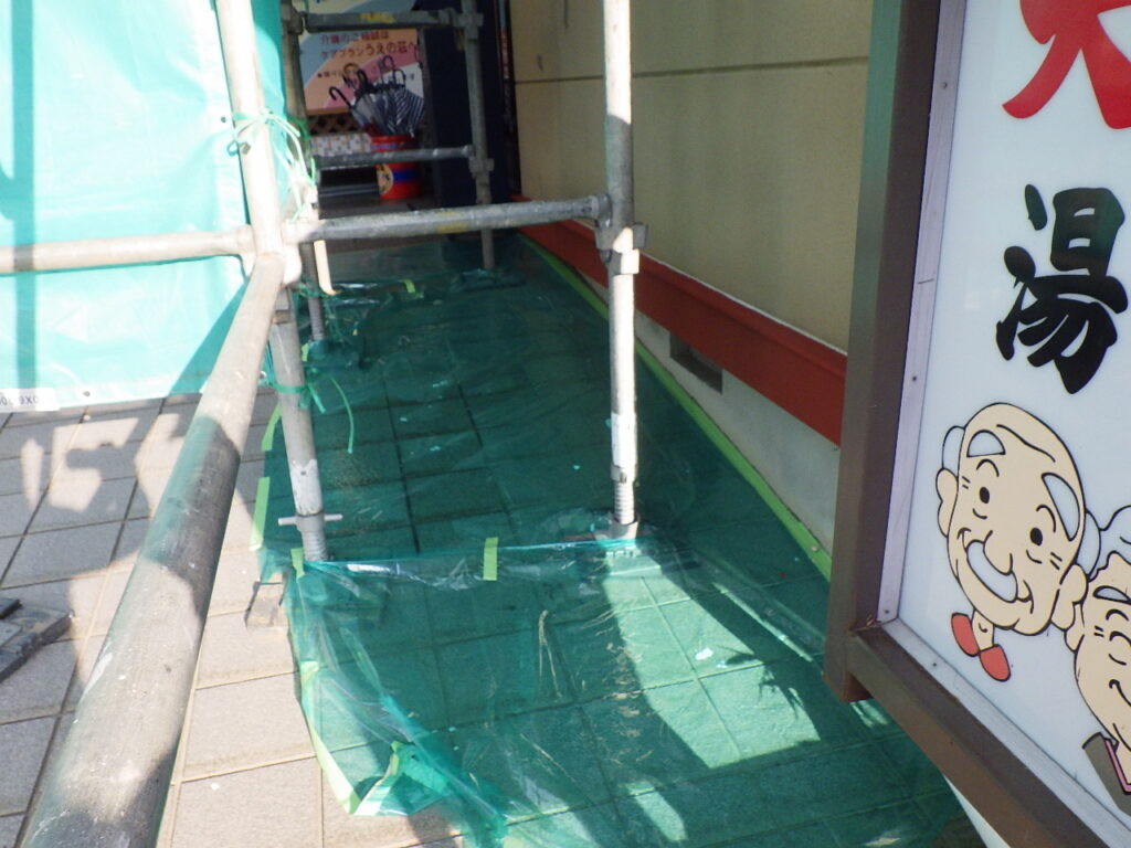 外壁塗装用の養生が終了しました