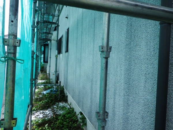 施工前の外壁の傷みです