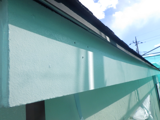 破風塗装の１回目終了です