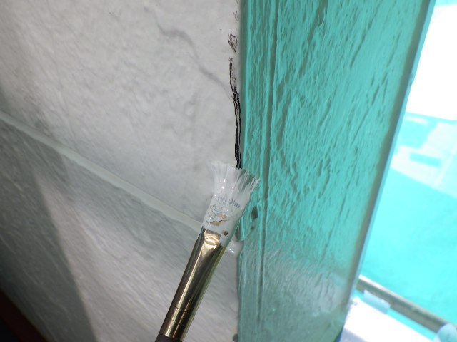 外壁の補修中です