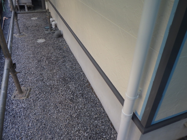 土台水切りの中塗り終了です