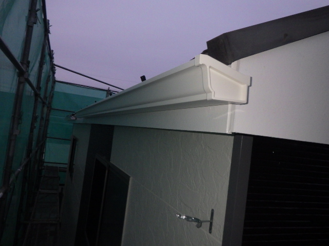 軒樋の取り付け終了です