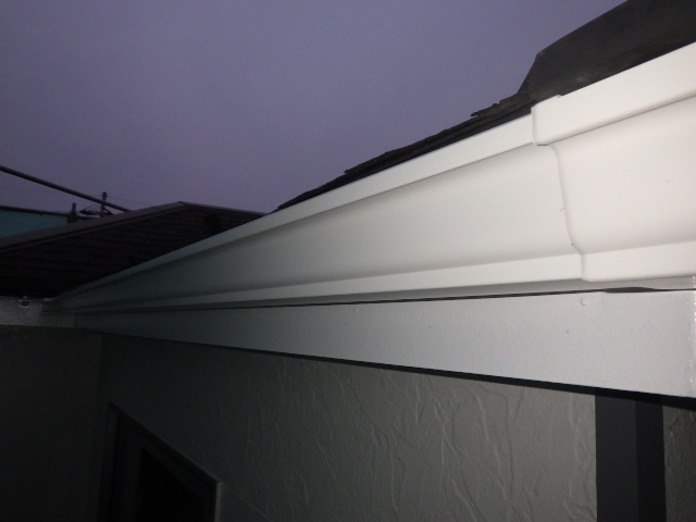 軒樋の取り付け終了です