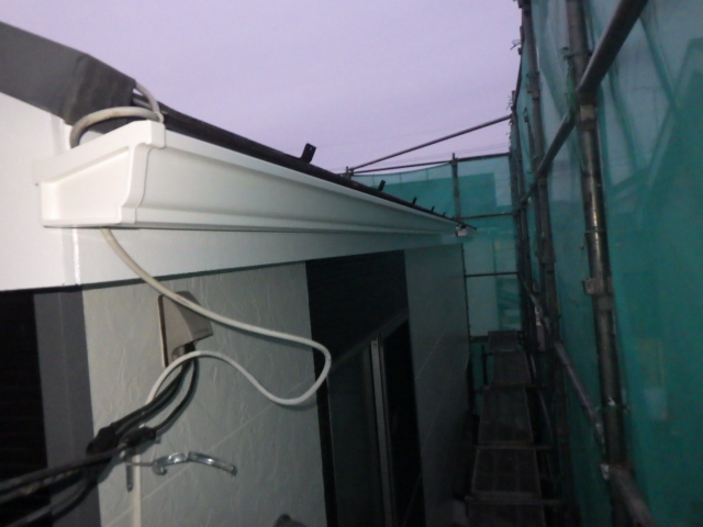 軒樋の取り付け終了です