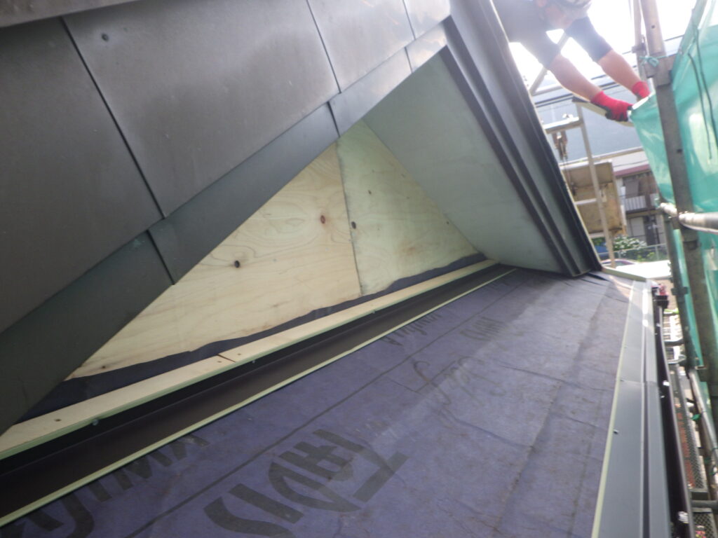 板金下地を取り付けました