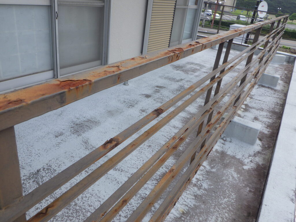 施工前の手摺の状態です