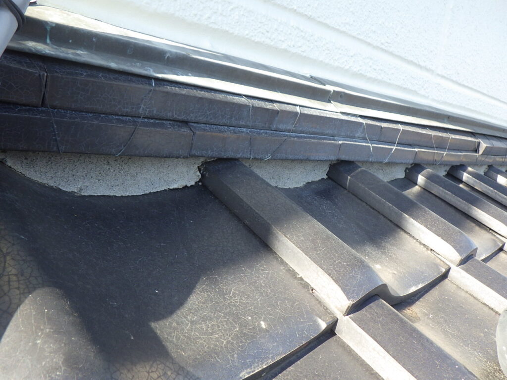 施工前の１階既存漆喰の状態です