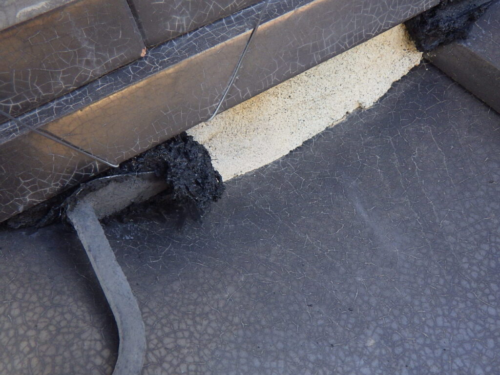 漆喰の増し打ち中です