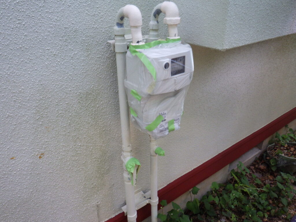 ガスメーター養生中