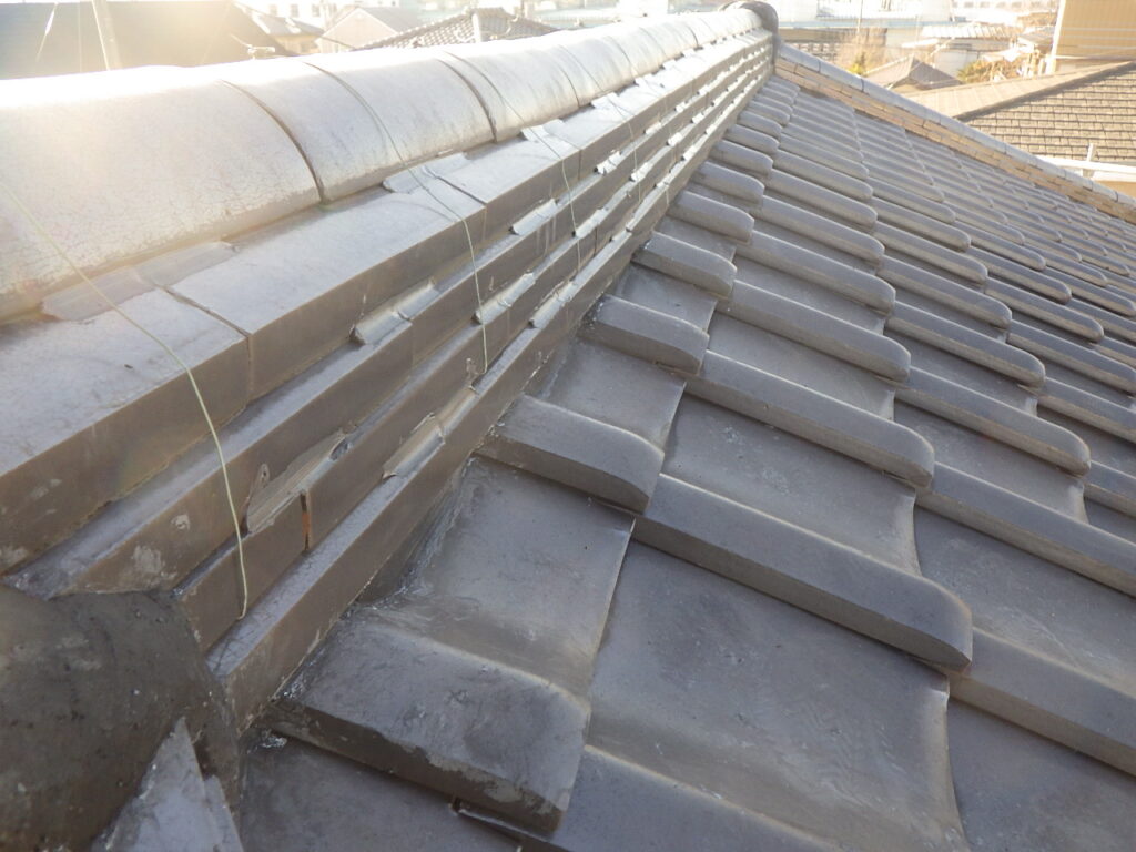 熨斗瓦のラバーロック終了です