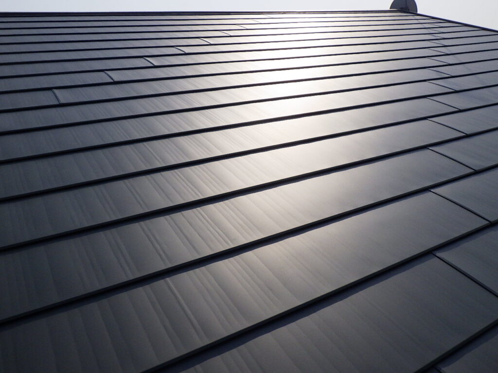 北面屋根の完工です