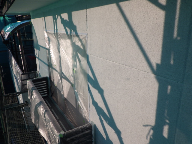 外壁の下塗りが終了しました