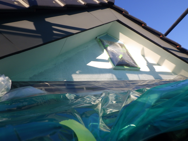 妻壁の下塗り終了です