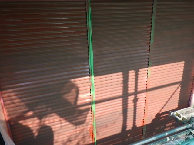 雨戸戸袋の下塗りが終了しました