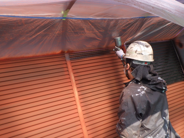 雨戸戸袋の中塗り中です