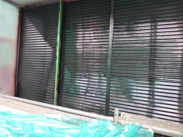 雨戸戸袋の下塗り終了です