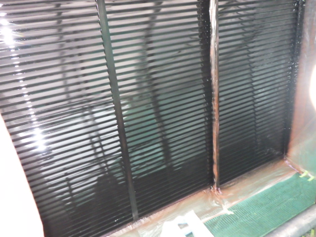 雨戸戸袋の上塗り終了です