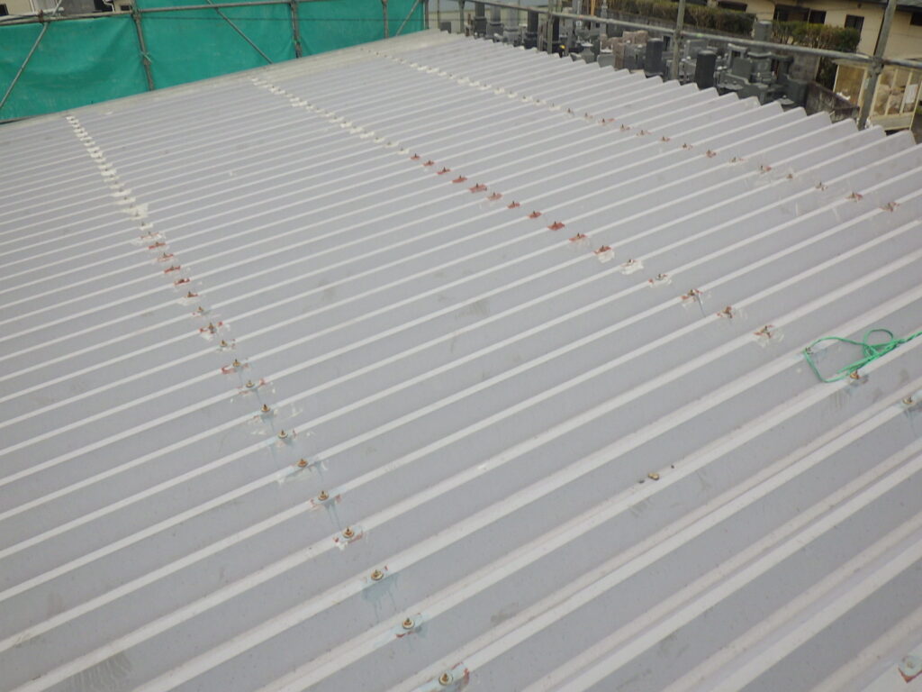 施工前の折半屋根の状態です