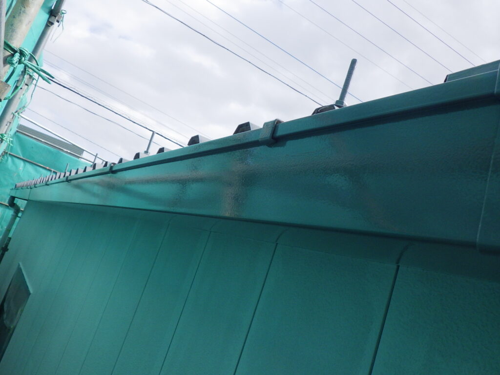 雨樋の２回目塗装終了です