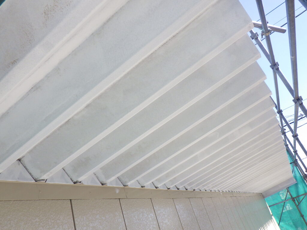 折半裏側の錆止め塗装終了です