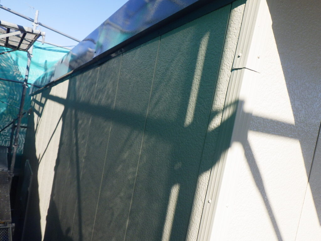 外壁サイディングの上塗り塗装終了です